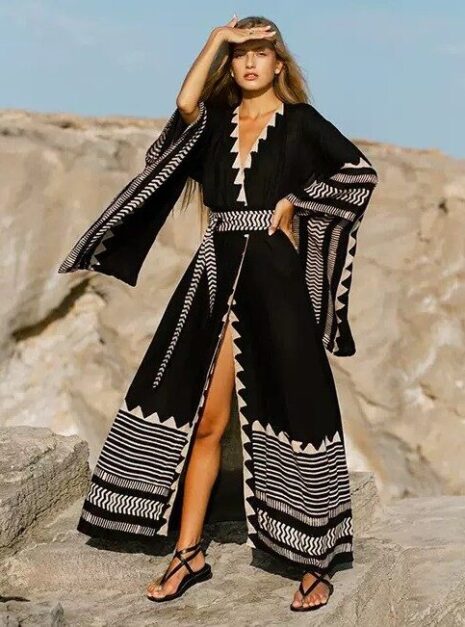 Black Kimono (5) Black Kimono (5)