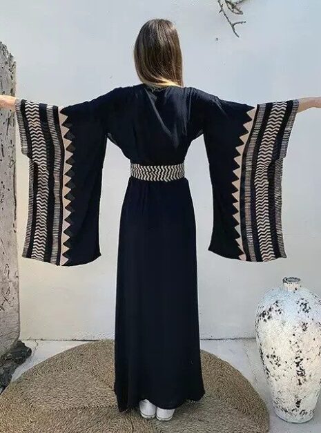 Black Kimono (6) Black Kimono (6)