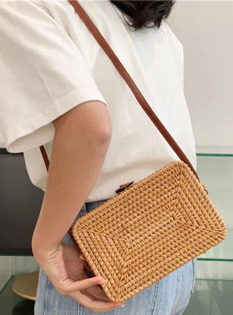 Sac-a-main-rectangulaire-en-rotin-pour-femmes2