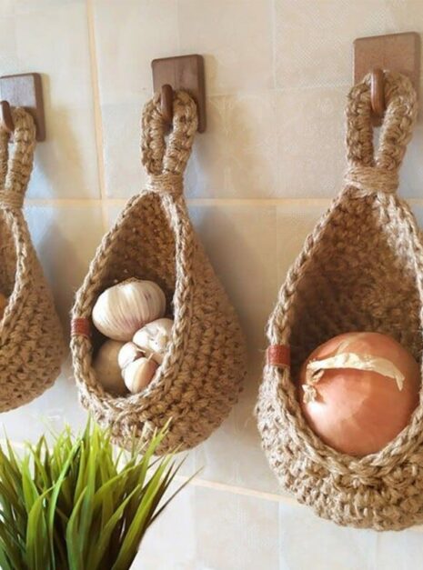 panier-de-rangement-legumes-et-fruits-a-suspension-murale-tisse-2