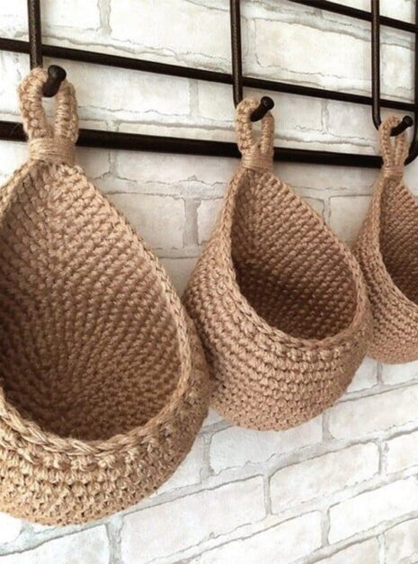 panier-de-rangement-legumes-et-fruits-a-suspension-murale-tisse